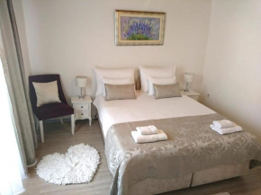 Отель Studio Sfinga in the heart of Diocletian's palace  Сплит